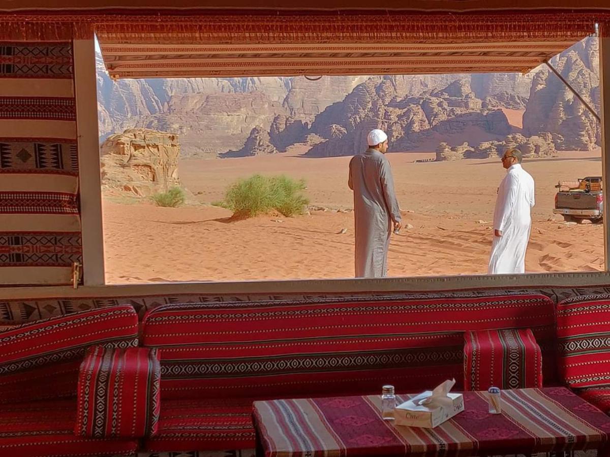 Omar Ghazi Camp Hotel Wadi Rum Bagian luar foto