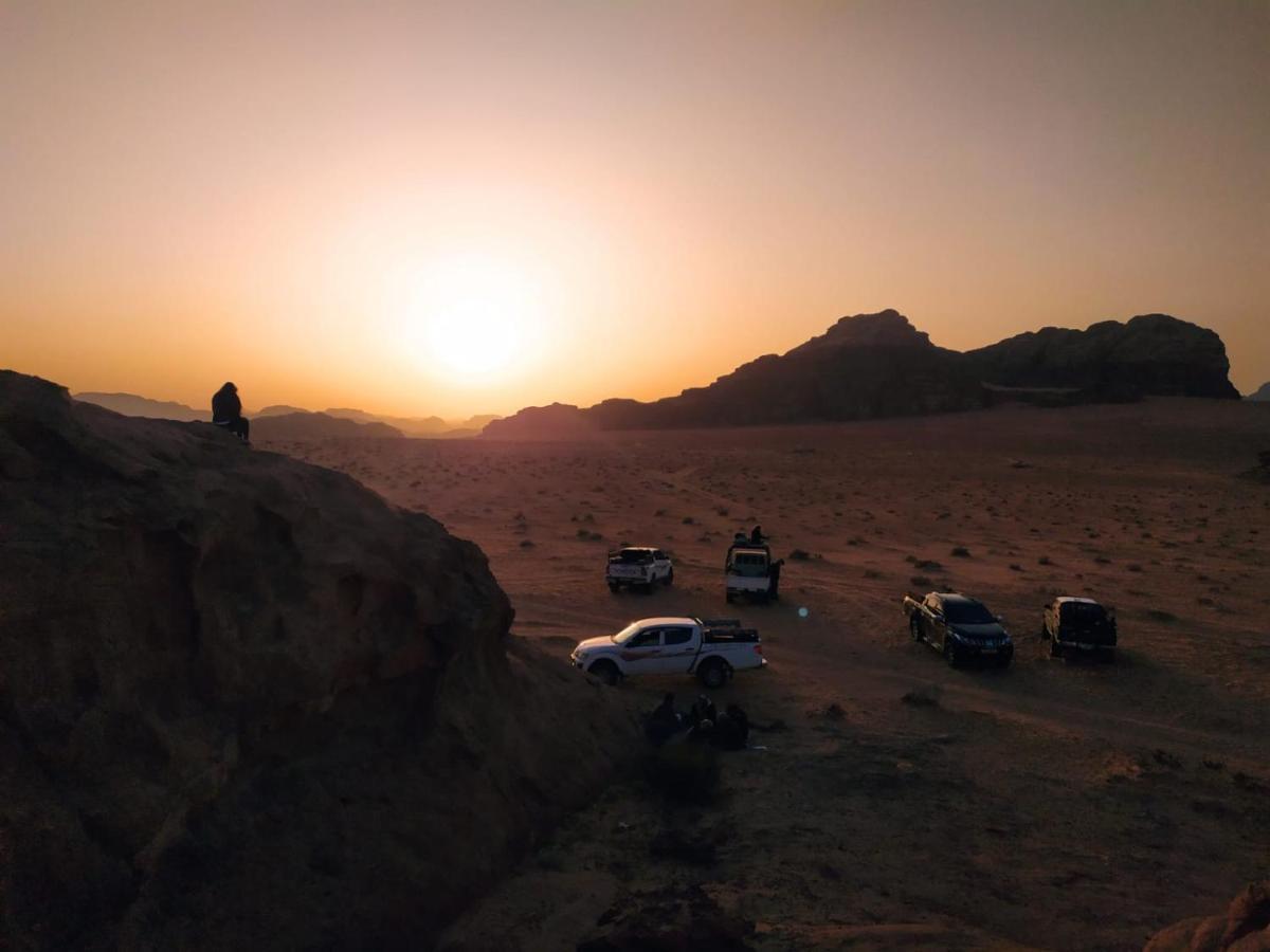 Omar Ghazi Camp Hotel Wadi Rum Bagian luar foto