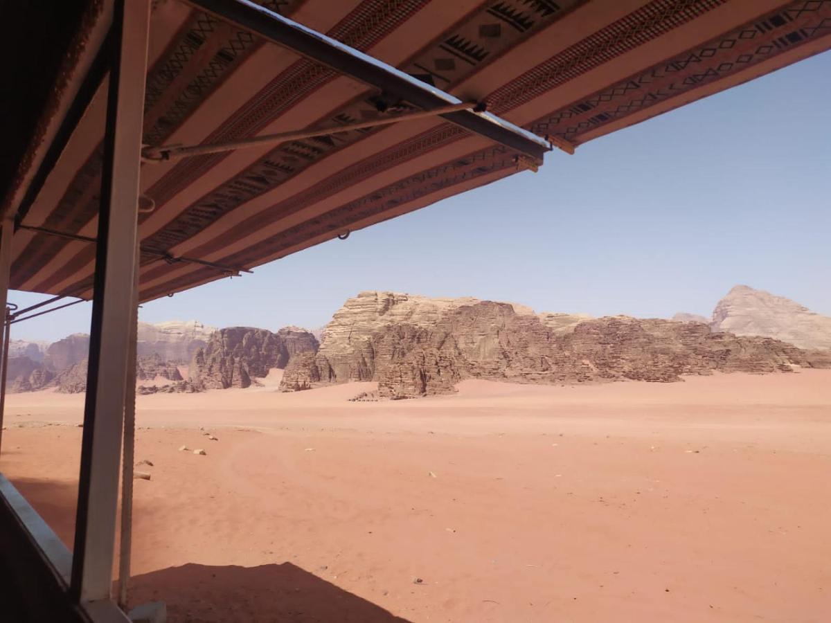 Omar Ghazi Camp Hotel Wadi Rum Bagian luar foto