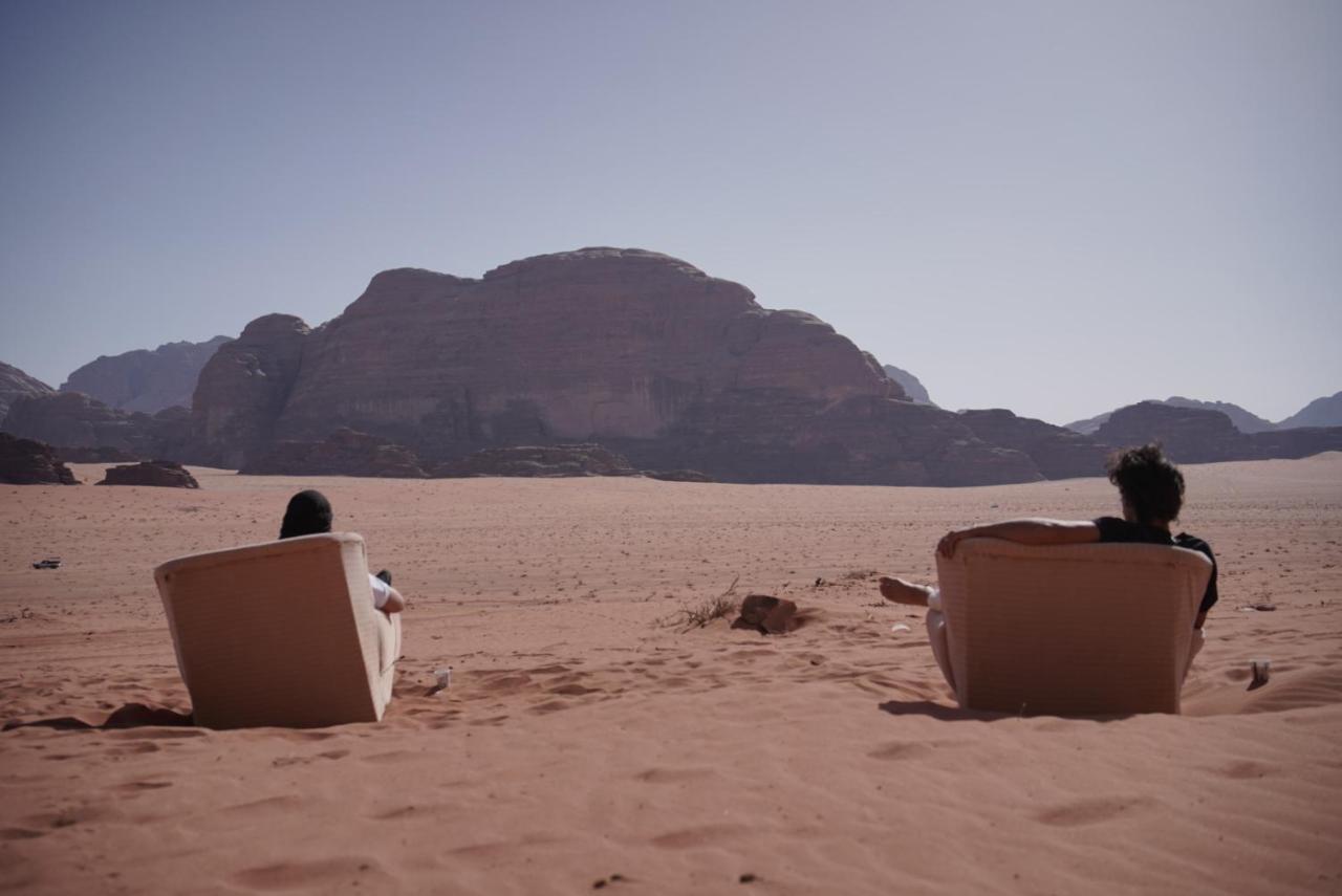 Omar Ghazi Camp Hotel Wadi Rum Bagian luar foto