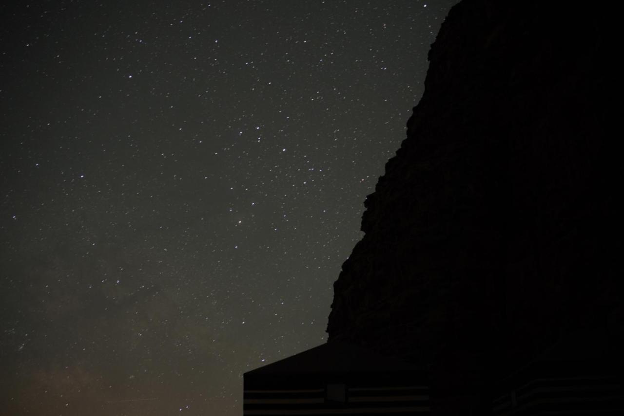 Omar Ghazi Camp Hotel Wadi Rum Bagian luar foto