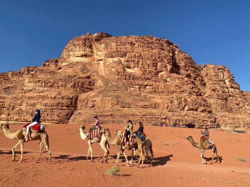 Omar Ghazi Camp Hotel Wadi Rum Bagian luar foto