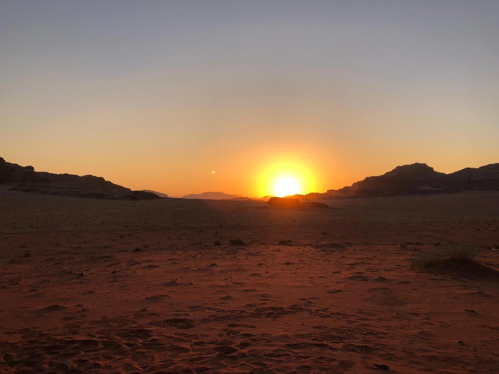 Omar Ghazi Camp Hotel Wadi Rum Bagian luar foto