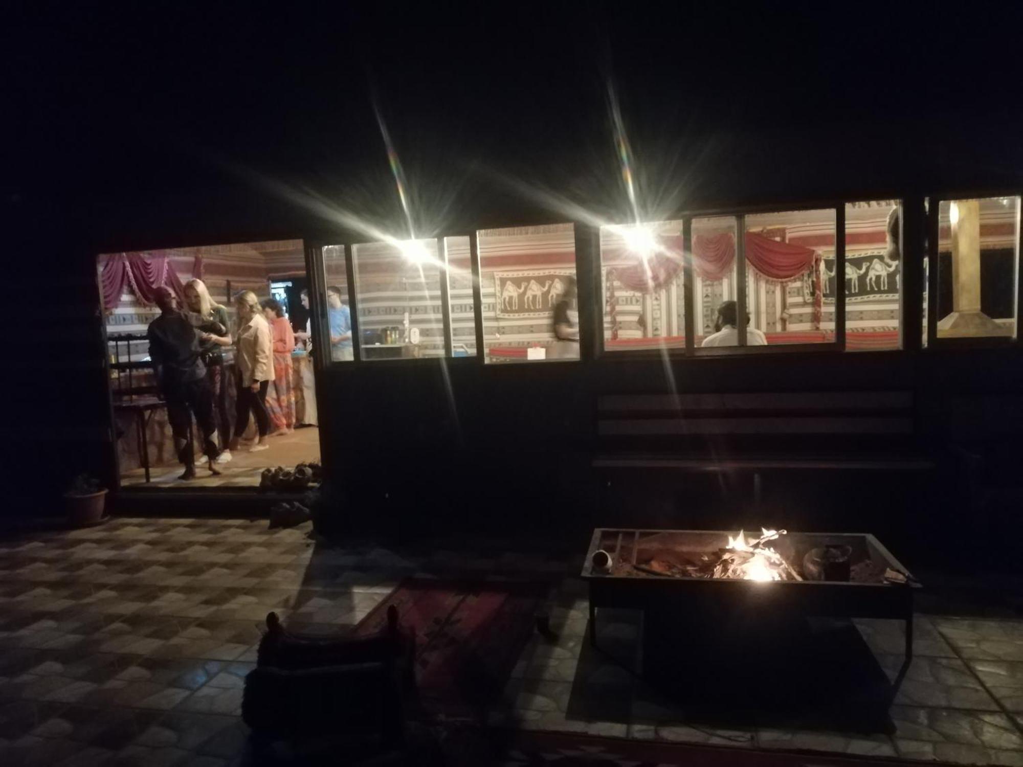 Omar Ghazi Camp Hotel Wadi Rum Bagian luar foto