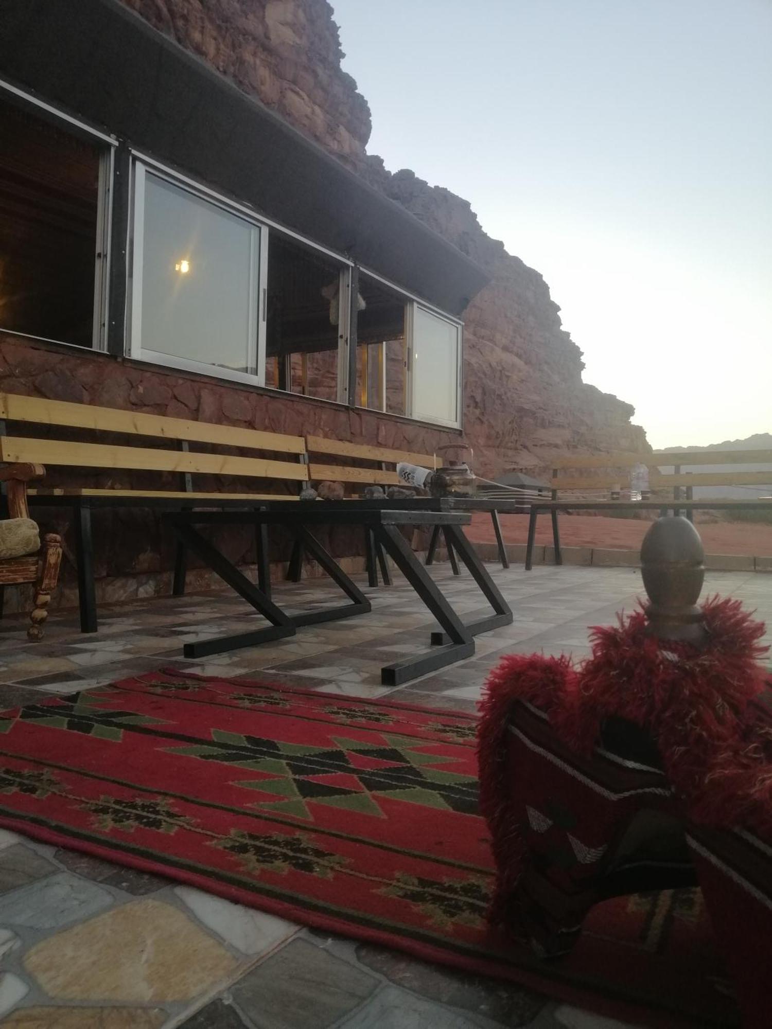 Omar Ghazi Camp Hotel Wadi Rum Bagian luar foto