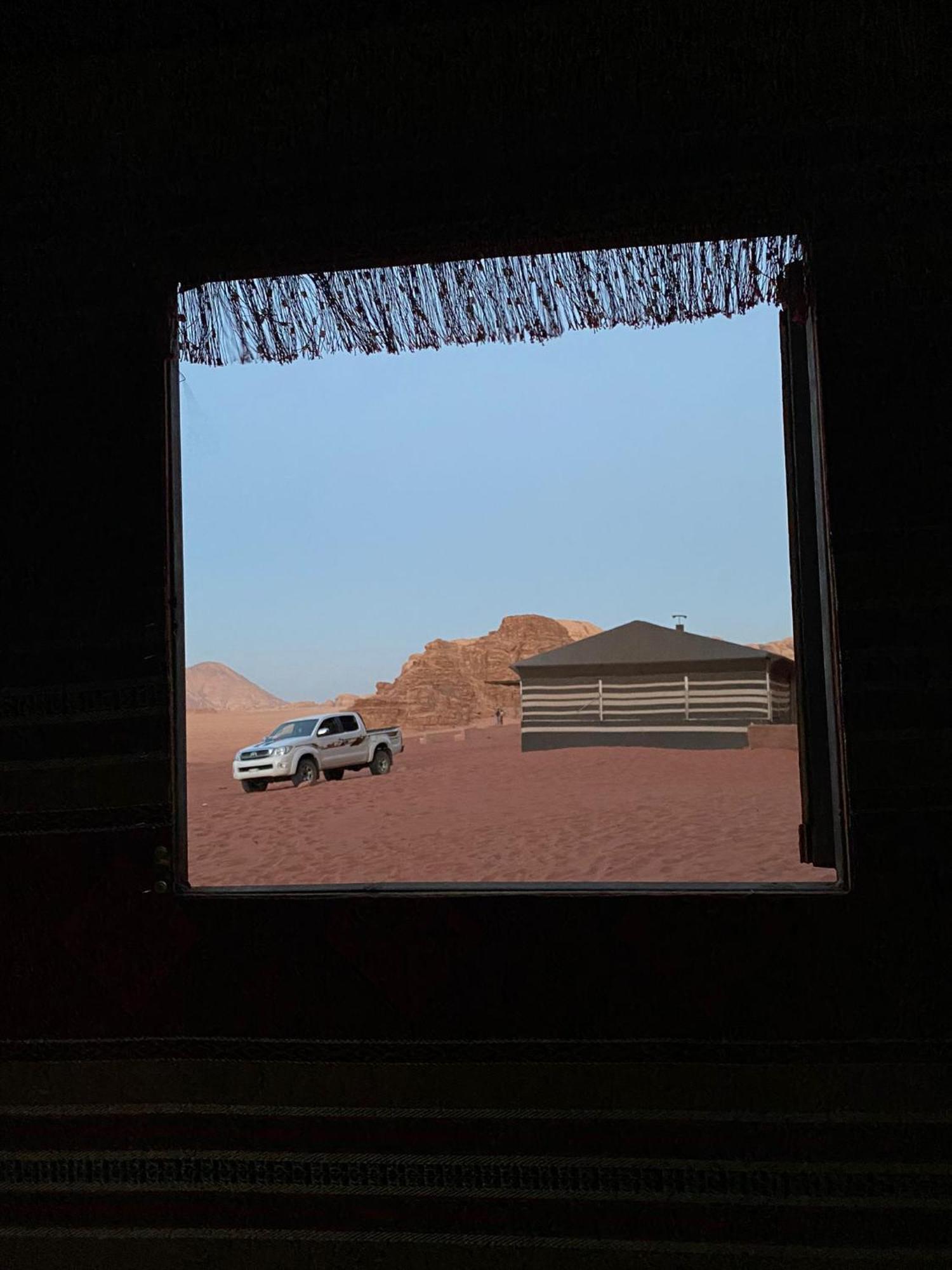 Omar Ghazi Camp Hotel Wadi Rum Bagian luar foto