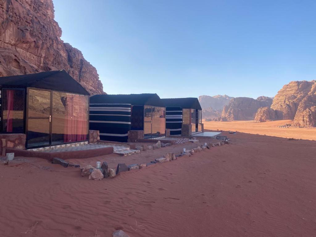 Omar Ghazi Camp Hotel Wadi Rum Bagian luar foto