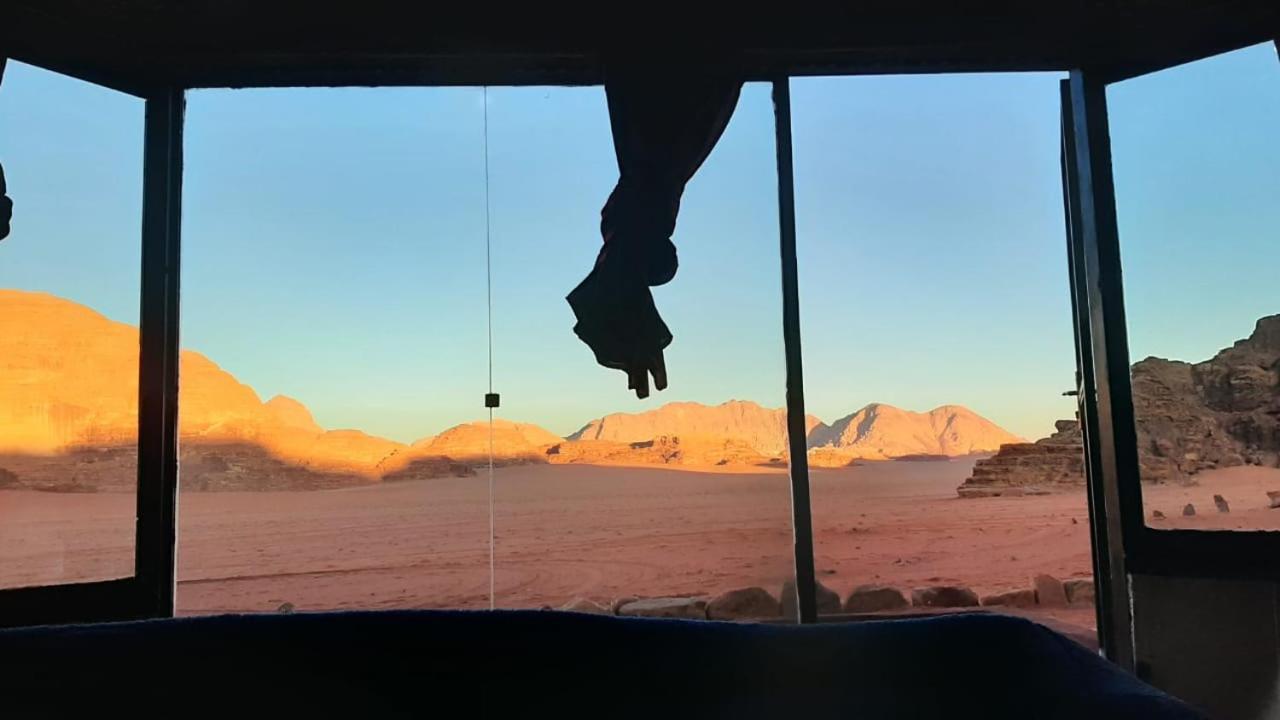 Omar Ghazi Camp Hotel Wadi Rum Bagian luar foto