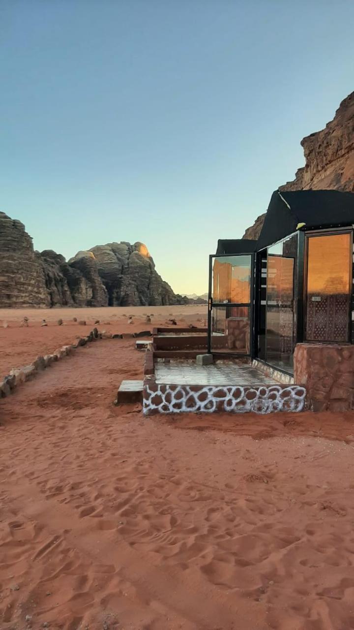 Omar Ghazi Camp Hotel Wadi Rum Bagian luar foto