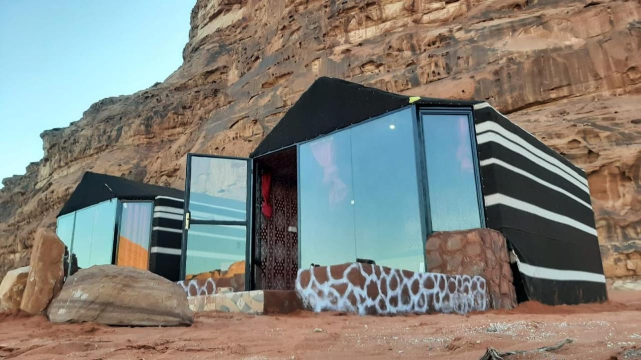 Omar Ghazi Camp Hotel Wadi Rum Bagian luar foto