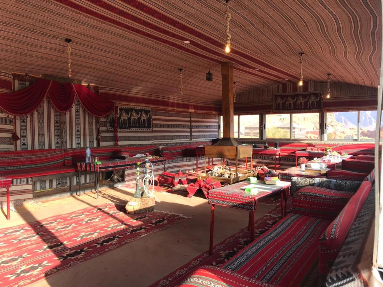 Omar Ghazi Camp Hotel Wadi Rum Bagian luar foto