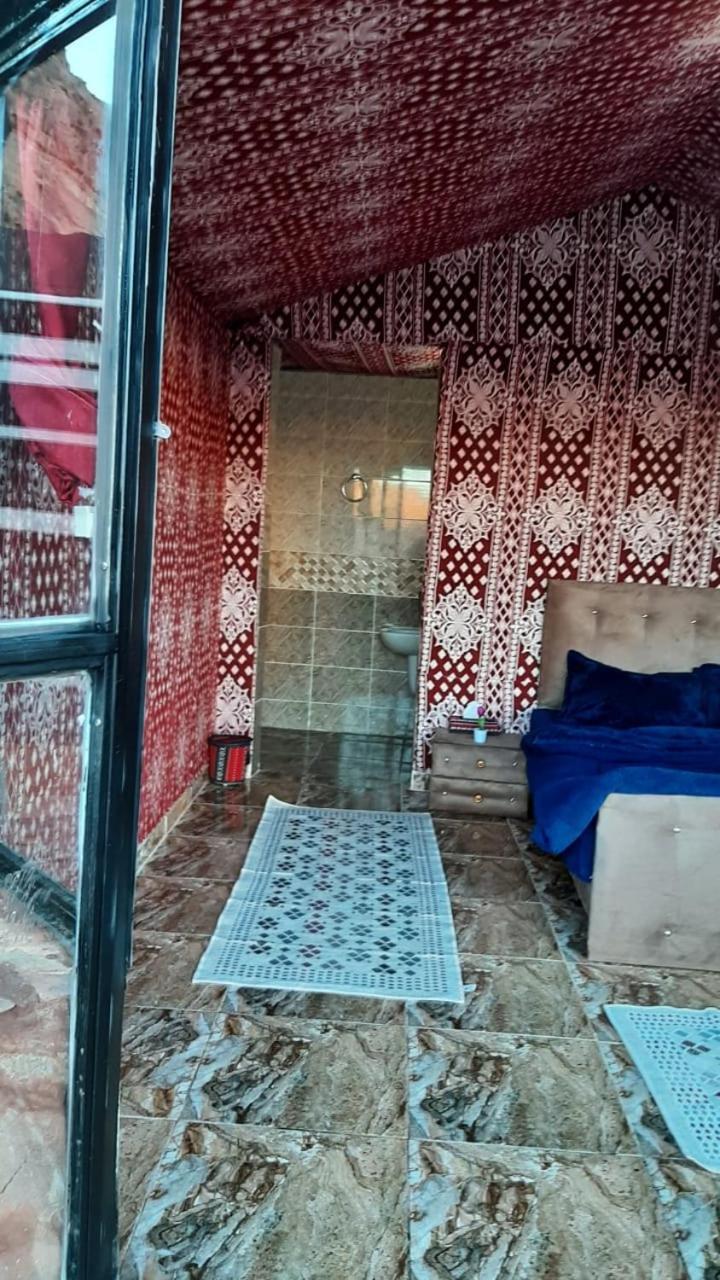 Omar Ghazi Camp Hotel Wadi Rum Bagian luar foto